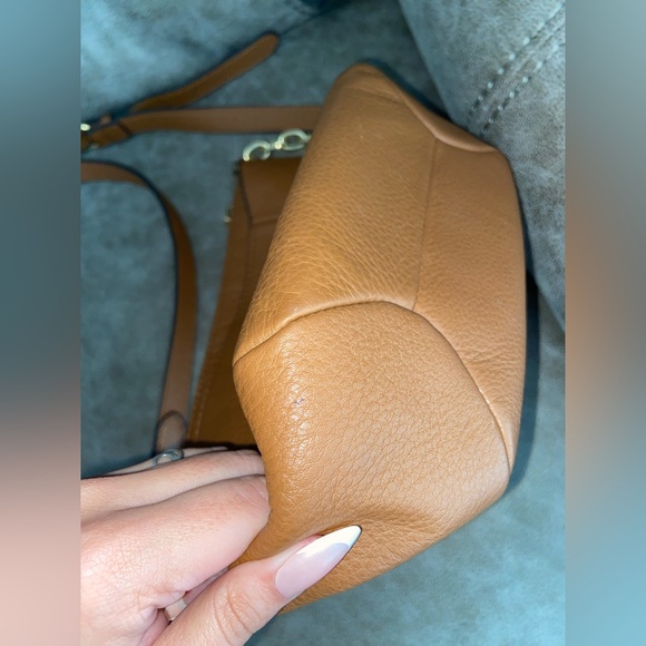 EUC Vince Camuto Kelby Leather Crossbody - Picture 4 of 8